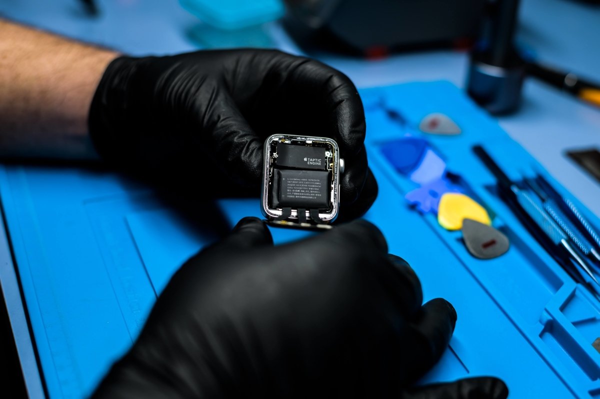 Here’s Everything You Need to Know About Apple’s Right to Repair